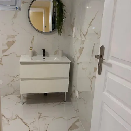 Maison Charmante 게스트하우스 3*